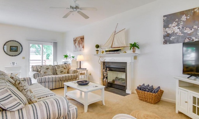 Clearwater Maison | Nautical Family Home with Deck, Near Bethany Beach!