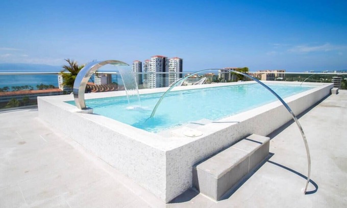 Isla Iguana Appartement | Nautico Marina View Condo, 2 Pools, Rooftop, Gym