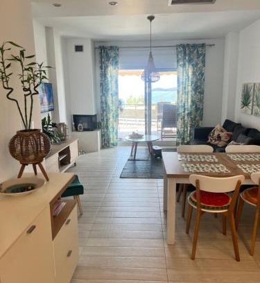 Nea Peramos Maison | Nea Peramos Apartment SeaFront