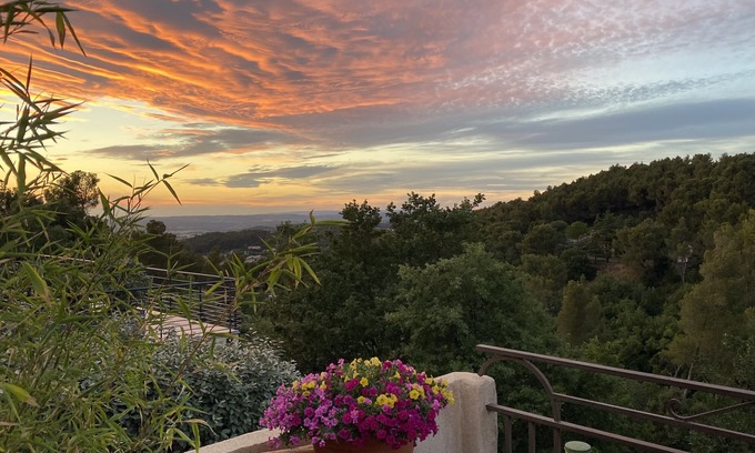 Bouc-Bel-Air Maison | Proche Aix: Maison familiale avec piscine et vue imprenable!