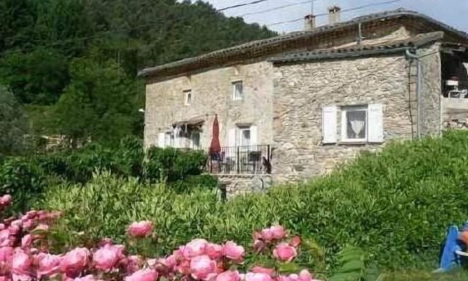 Lasalle Appartement | proche Anduze :appartement dans mas avec piscine
