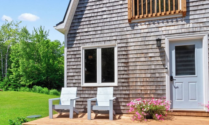Eastern Kings Cottage | Near Basin Head and Singing Sands Beaches! Forget-Me-Not Cottage in PEI
