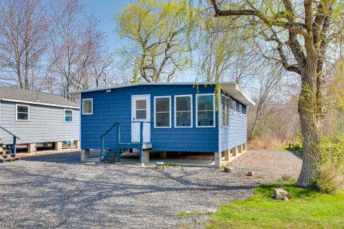 York Beach Maison | Near Beach and Downtown York Cottage with Yard!