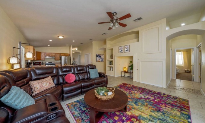 Drexel Heights Maison | Near Casino | 4 BR 2 BA | Sleeps 8 | Spacious