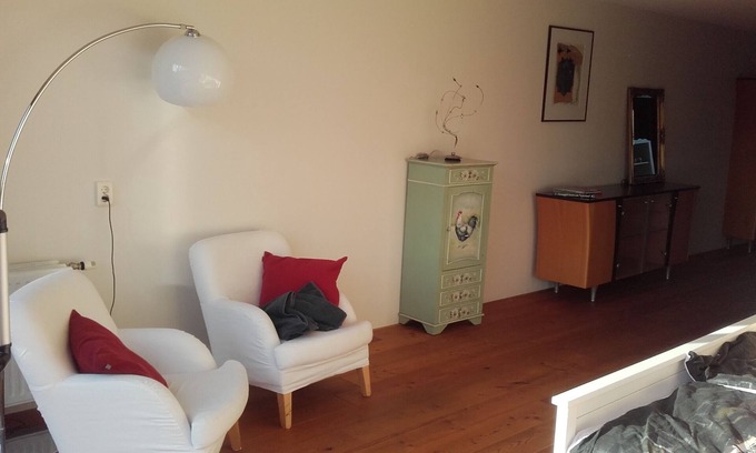 Middenmeer Appartement | Near City Centre with your own bathroom and toilet, spaceous and comfortable