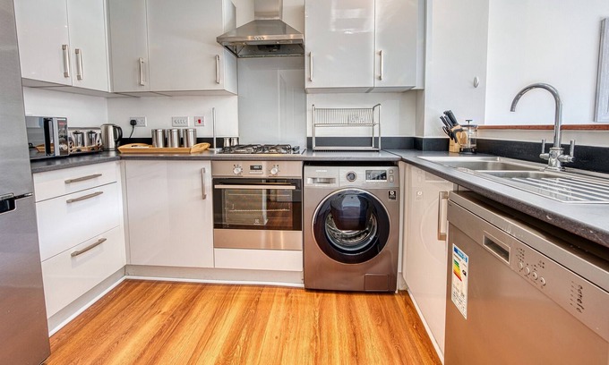 Bordesley Maison | Near City Centre 4 Bed 2 Bath House