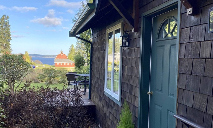 Langley Cottage | Near Downtown Langley Shops & Restaurants! Cozy View Cottage & Pet Friendly!