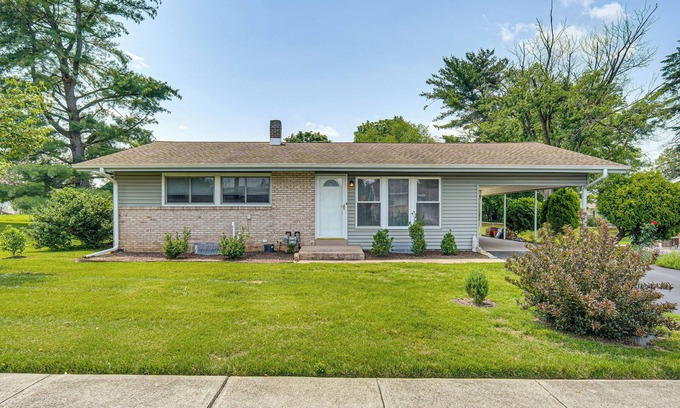Camp Hill Maison | Near Dtwn Harrisburg: Stylish Home w/Patio & Yard