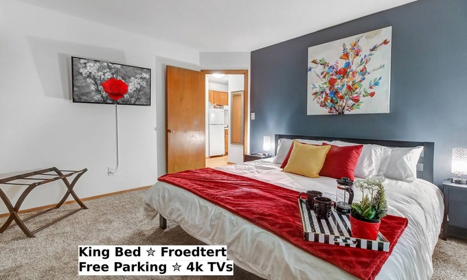 Wauwatosa Appartement | Suite King✦Sanitized Entre Clients✦Near Froedtert