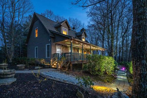 Scaly Mountain Maison | Near Highlands 36-Acre Scaly Mountain Lodge