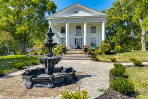 Conneaut Maison | Near Lake Erie, Harbor and Parks Conneaut Getaway!