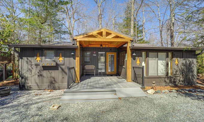 Newland Cottage | Near Lake + Trails: Rustic Newland Cabin w/ Deck!