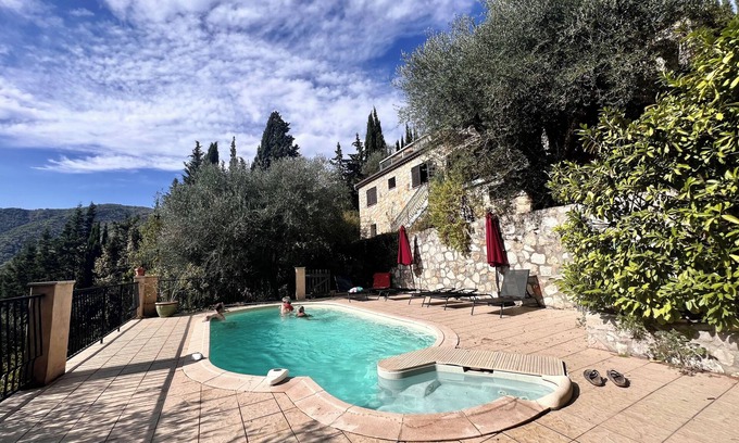 Drap Maison | Grande villa, piscine privée, 10 couchages