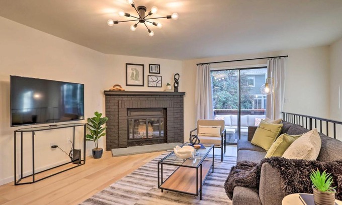 Arvada Maison | Near Parks and Lakes Arvada Home with Game Room