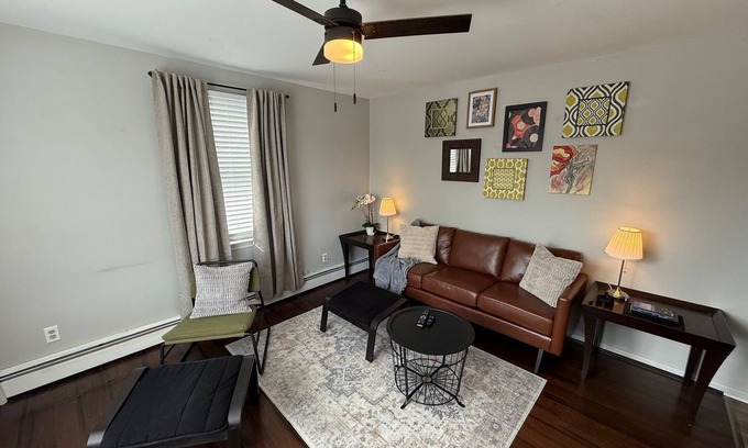 Wanskuck Appartement | Near Providence College 2 Bed w/Laundry & Parking