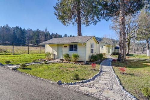 Murphy Appartement | Near Rivers and Trails Cabin in Rural Grants Pass