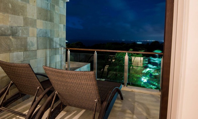 Jimbaran Bay Appartement | Visite quotidienne + ramassage inclus! Près de RockBar Jimbaran! 3 BR Ocean View Apartment!