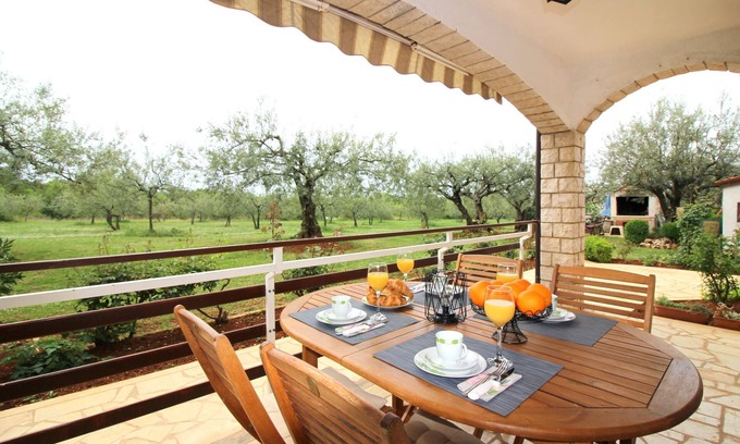 Mali Maj Appartement | Near the beach, air-conditioned, quiet location,family-friendly