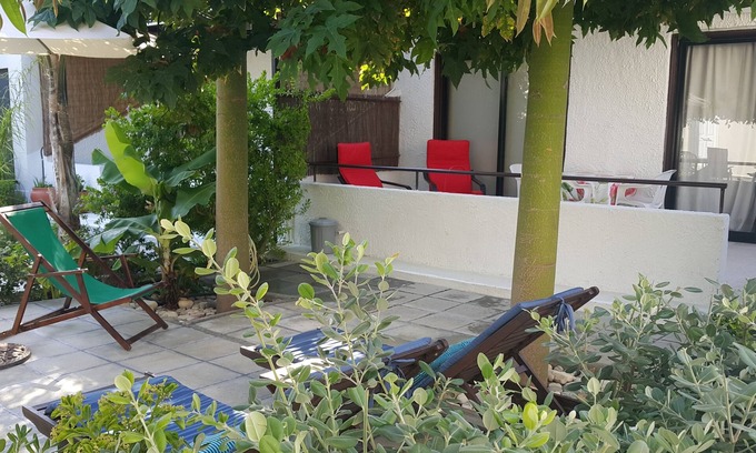Pervolia Appartement | Près de la plage Appartement avec jardin