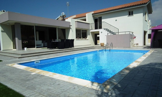 Pervolia Villa | PRES DE LA VILLA BEACH de luxe avec piscine privée