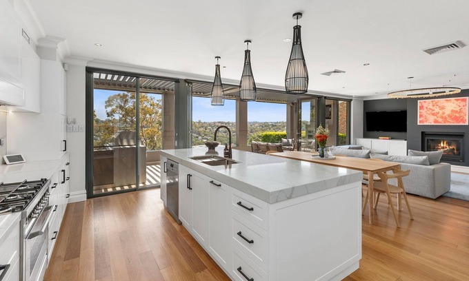 Northbridge Maison | Neeworra Nights Family Home