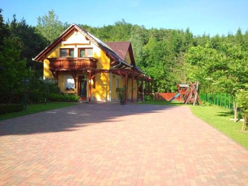 Kistolmacs Appartement | Nefelejcs Fagyizó és Apartmanház