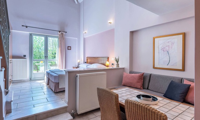 Longos Appartement | NEFELI – KYVELI loft apartments (47m²for 2-5 people)