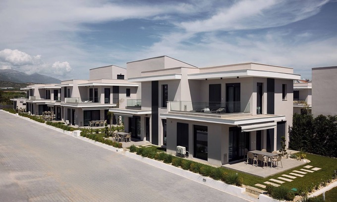Paralia Ofryniou Villa | Two - Bedroom Duplex with Garden, Nefeli & Nefeli Luxury Residential Complexes