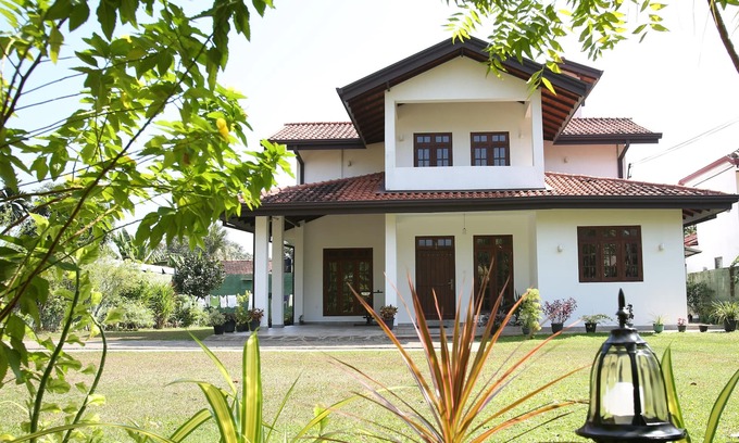 Dalupotha Villa | Negombo Villa près de la plage / aéroport - 10 personnes