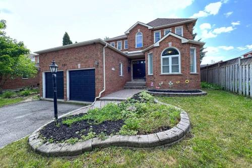 Barrie Maison | Neighborhood friendly House in Barrie!