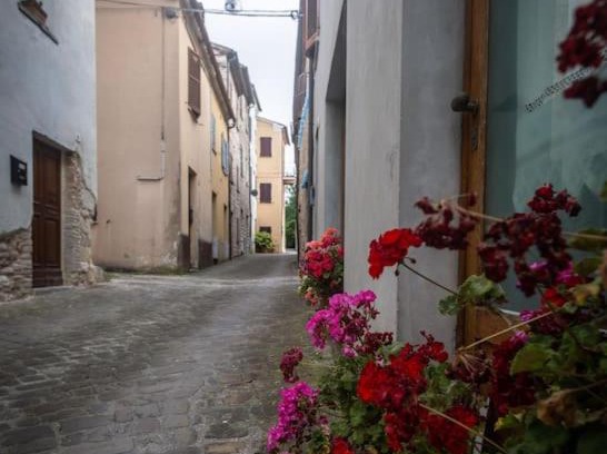 Fossombrone Maison | Nel tranquillo centro d'Isola