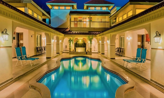 Petlad Hôtel | Neonz Resort & Club