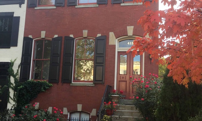 Capitol Hill Lit Et Petit-Déjeuner | FANTASTIQUE HISTORIQUE ANGLAIS SOUS-SOL APT - PRIME CAPITOL HILL LOCATION!