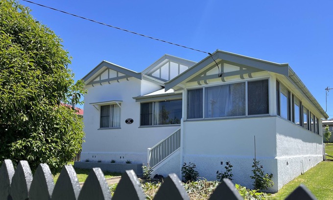 Stanthorpe Maison | Netley House- central, stylish, haven.
