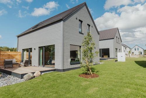 Sagard Maison | NEU "Rügen Resørt Sagard" großzügiges, gemütliches Familienhaus "Solveig" mit Terrasse