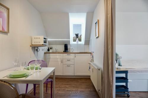 Ehrenbreitstein Appartement | NEU stylisches Apartment für 2 Personen in historischem Fachwerkhaus 4 Etage mit Blick auf Stadt & Festung