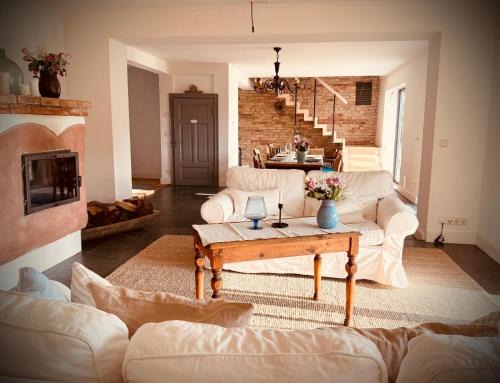 Kuhs Lit Et Petit-Déjeuner | Neu! ULENHUUS Mecklenburgische Schweiz Laage Güstrow Rostock Port Bed and Breakfast - Pension -Ferienhaus - Familienurlaube bis 10 Personen