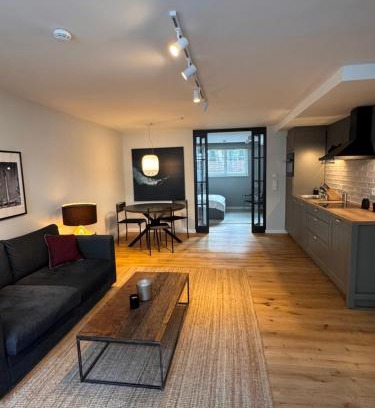 Kleinmachnow Appartement | Neue 2 Zimmer Wohnung im Grünen mit Terrasse und Platz