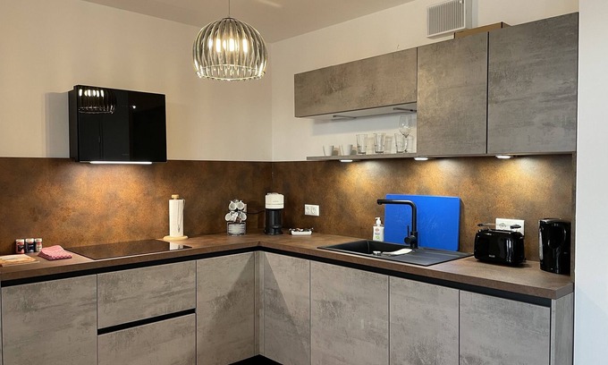 Schirmitz Appartement | Neue Dg-wohnungparkplatzaufzugbalkonnetflix