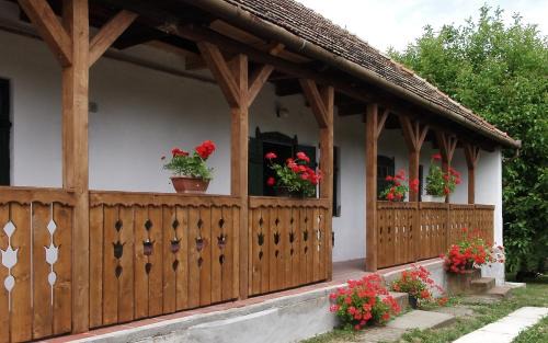 Bator Maison | Nevenincs Vendégház