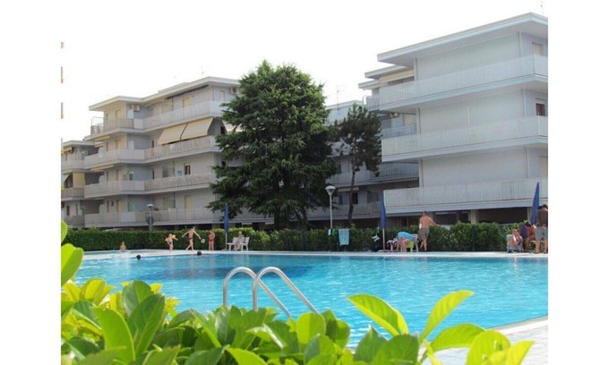 Bibione Station Balnéaire | Trois chambres dans un hôtel avec 12 piscines - Tennis - Volley-ball