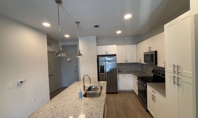 Lewisville Appartement | NEW 1BD with WiFi w/Pool & King