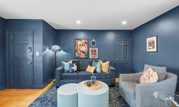 Salem Appartement | NEW 1BR on Salem Common l Steps to Witch Museum l Fenced in Yard + Parking