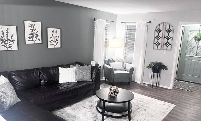 Enid Maison | NEW 2 Bed, 1.5 Bath Duplex