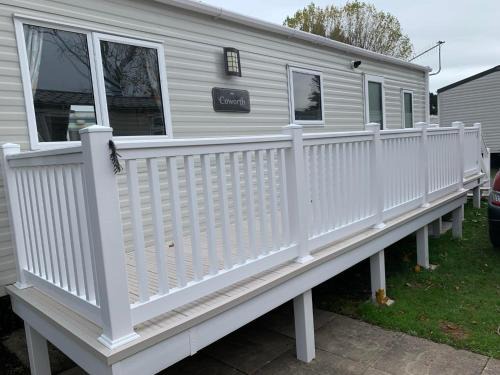 Hamworthy Maison | New 2 bed holiday home with decking in Rockley Park Dorset near the sea