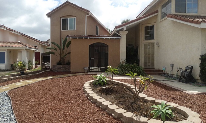 Mira Mesa Maison | New 2-bedroom detached house with full Kitchen WiFi, AC Laundry, Courtyard