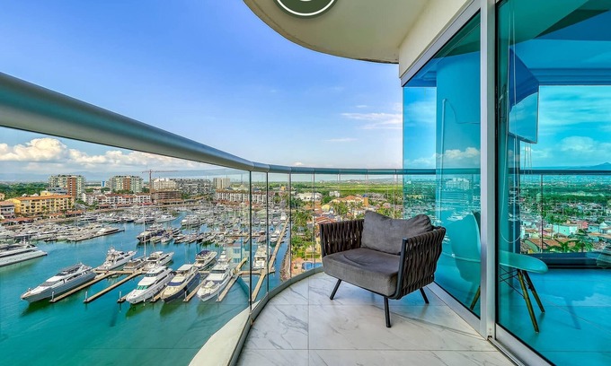 Isla Iguana Appartement | New 2 BR Condo Right in the Marina - Rooftop Pool