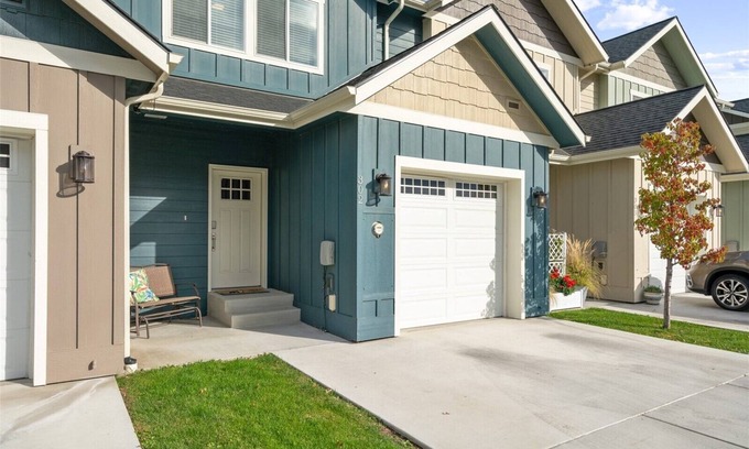 Wenatchee Maison | New 2 BR Townhouse in the Heart of Wenatchee. Great for Families, pet friendly.