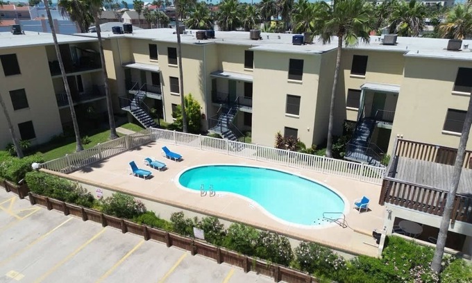 South Padre Island Copropriété | NEW! * 2 Levels * Pool * Near Beach * 2 Patios