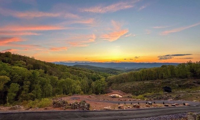 Rileyville Cabine | NEW 2024 Sunset Views𖣰 Hot Tub Pets 9BD/3BA